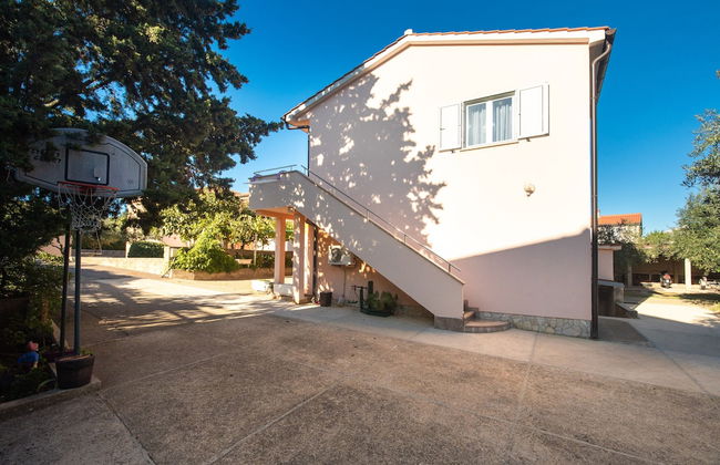 1-bedroom Apartment in Krk - Steps From the Beach! - Foto 11