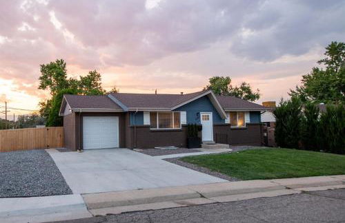 Spacious Retreat Patio, Games, and Quick to DEN - Foto 29