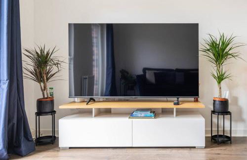 Bright, modern 2 bedroom house with free parking! - Foto 10