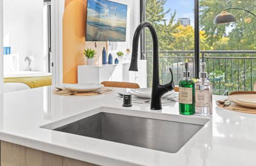 Luxury 1BD Gym Rooftop Street Parking by DT UMN - Foto 29