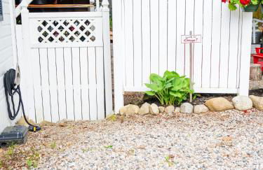 Cottage 7 - Stand Alone Queen Bed Child Loft w Twin Private Bath Kitchenette Pets Allowed Fee applies - Foto 14