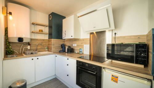 Cocon Azur, piscine, clim, à 5 min de la plage - Photo 4, stove, dishwasher, toaster