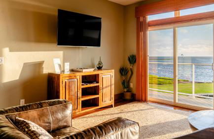 The Slick - Waterfront 3-Bedroom, 3-Bathroom Penthouse Suite at REAL Watersports - Foto 12