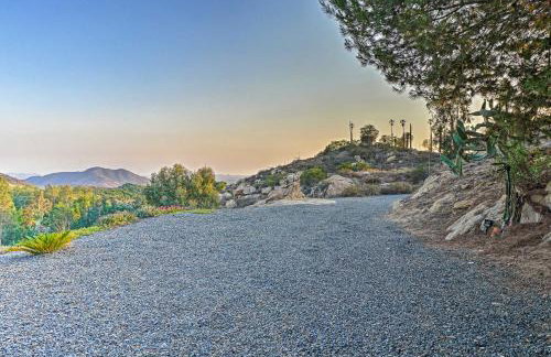 Hot Tub and Balcony Rainbow Retreat Near Wineries! - Foto 36