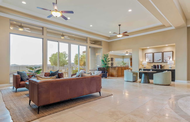 Hilltop Estate w/ Pool, Hot Tub, Fire Pit, Views Cleveland Vista by Avantstay - Foto 10