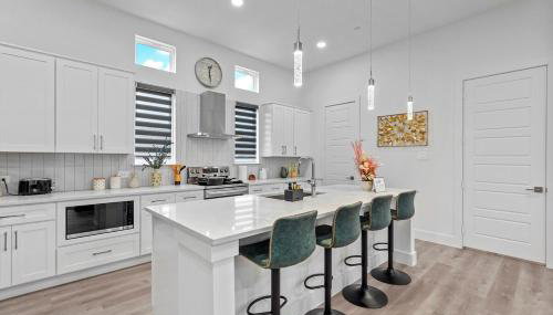 Pet-Friendly 2BR l Private Baths l Stylish Stay - Foto 3