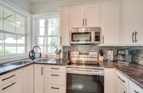 Waterfront Deck with Fire Pit Lake Spokane Gem! - Foto 7