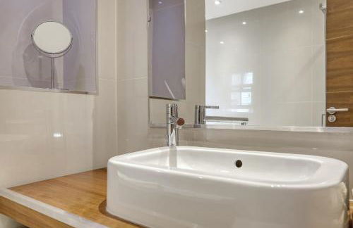 Dove House Wanstead - Stunning 4 Bedroom, 3 Bathroom House with Private Hottub & Gym - Escape London, in Lonon - Foto 34