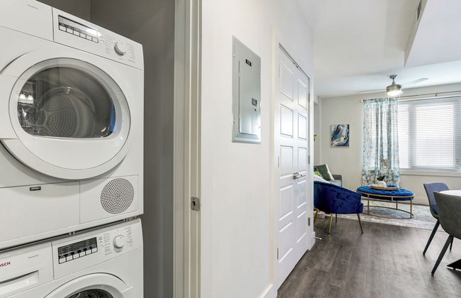 Elegant Condo - Near French Quarter & Bourbon St - Photo 9