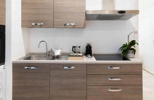 Modern Boutique Apartment - Photo 20