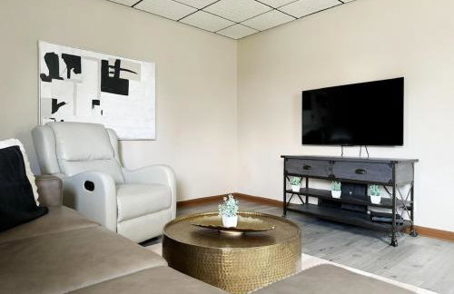 Parkland Home KING 2Bedroom Townhome in Evv - Photo 1