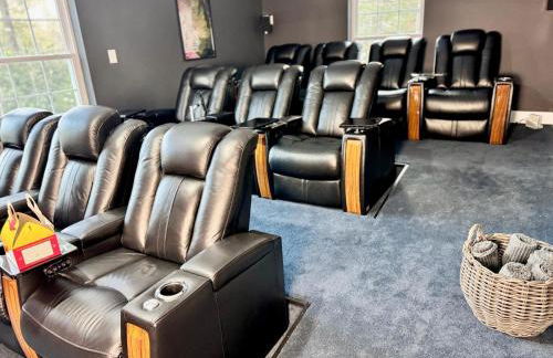 The Hangout Haven - Theater, Hot tub, Pickleball, Ping pong, Firepit - Foto 2