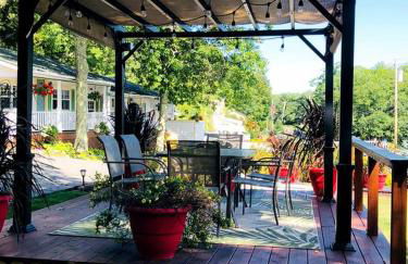 Welcoming Waterfront Bed and Breakfast for a Family Getaway near Augusta, Maine - Photo 3