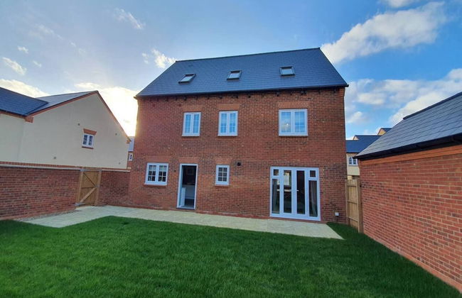 Lovely 5-bed House in Centre of Bicester Village - Foto 35