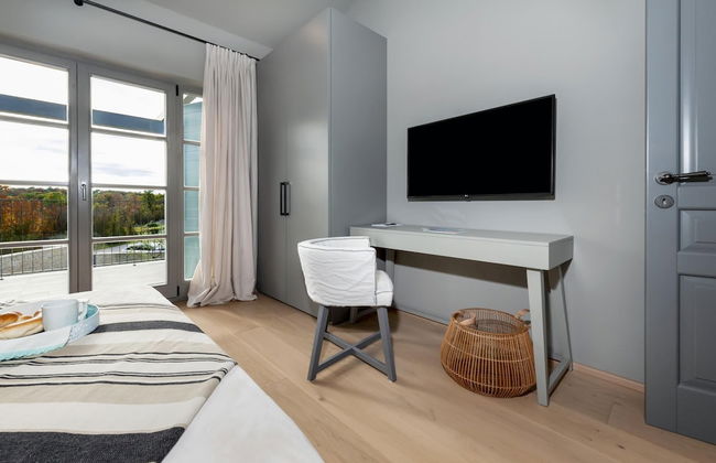 Villa Renata With Sauna Private Pool Jacuzzi - Photo 40