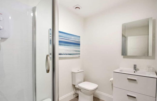 Stunning 2-bed Apartment in Tunbridge Wells - Photo 10