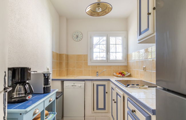 1 bedroom Apartment in Carqueiranne with garden - Photo 3