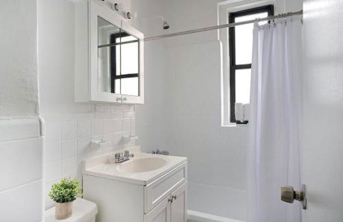 105 -5G Brand New Studio prime location Elevator - Foto 13