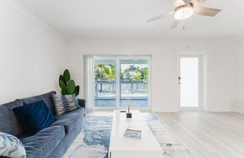 Waterfront Retreat Views, Pool, Hot Tub, Gym Walk to Beach & Boca Resort! - Photo 1