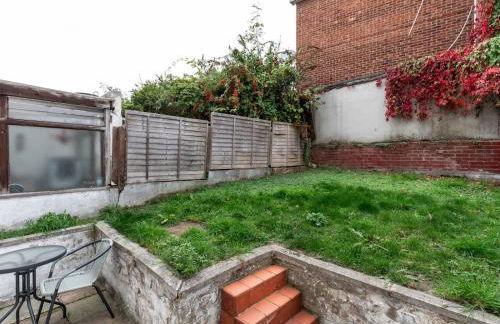 Pass the Keys 2BR House Garden Sleeps 6 Elizabeth Line - Foto 41