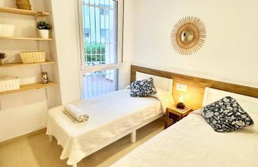 1ªLínea-50m de playa-Reformado-BBQ privada-Vistas al mar-3 terrazas - Foto 23