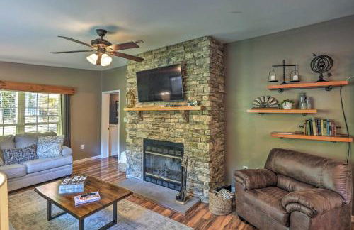 Game Room and Spacious Yard 10-Acre Catskills Home! - Foto 12