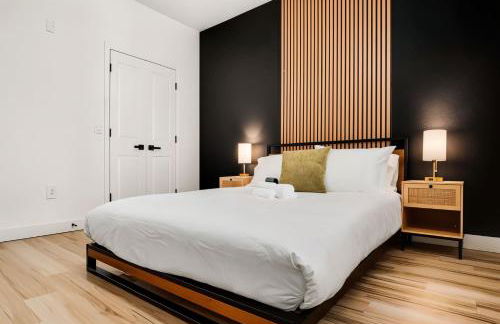 Boulevard Stays Chic 1BR Near Stadium Pool Access Gym & Free Parking - Photo 1