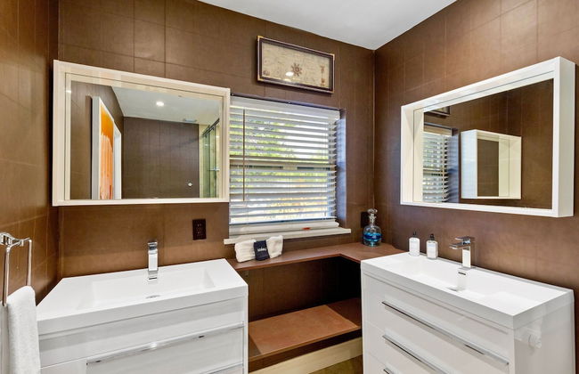 Buddha House 3BR 2BA Home -lush Backyard - Foto 47