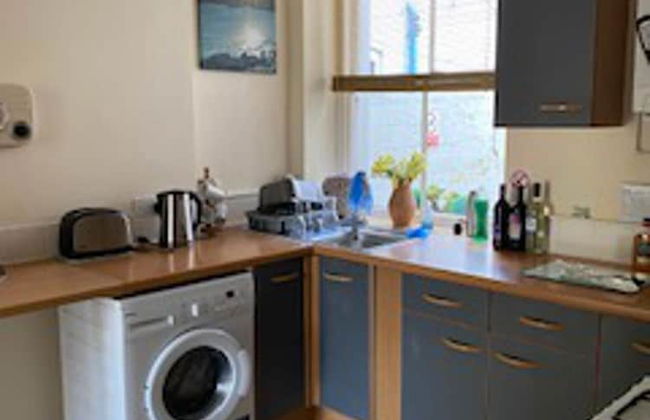 Homely 2- bed Apartment -ground Floor-sleeps 4 - Foto 7