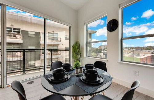 Modern 2BR I Gym I Parking I Workspace - Foto 11