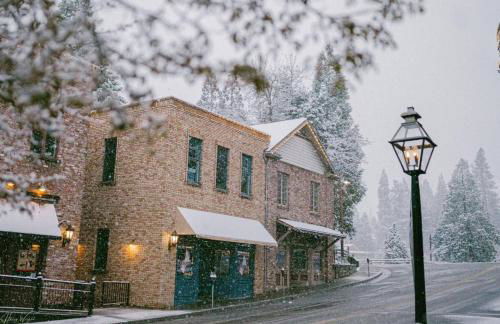 Spacious Cozy and Renovated Mountain Retreat - Foto 31