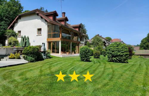 Gîte 1804 Montagnes du Jura avec Spa et Sauna classé 3 étoiles - Foto 1