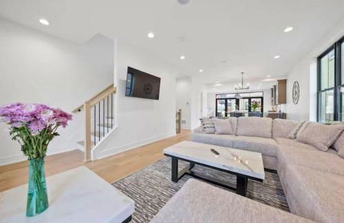 Jungle House Luxury Homes - Columbus Downtown Short North - Near Convention Center & Nationwide Arena - Sleeps up to 15 - Free Parking - Over 5,800 Five Stars - Foto 10