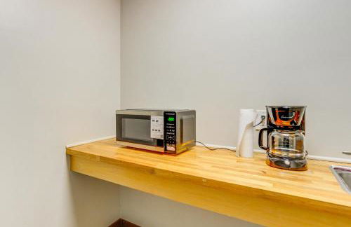 Pet-Friendly Studio Near Pine Knob Bring Skis! - Foto 12