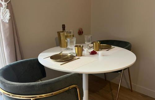 Love Room Valence - Suite romantique avec balnéo privée 2 places - Foto 9