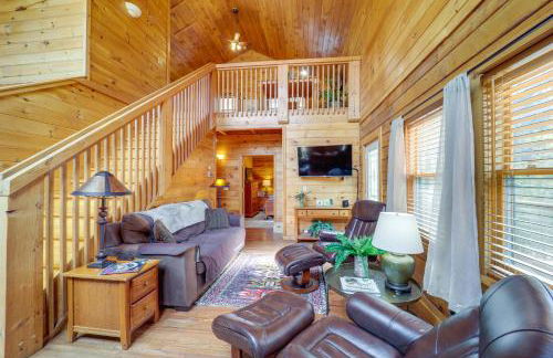 8 Mi to Appalachian Ski! Mtn-View Gem on 22 Acres - Foto 1