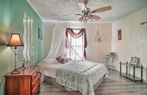 Bring Your Pets! Midway Abode with Yard and Fire Pit - Foto 16