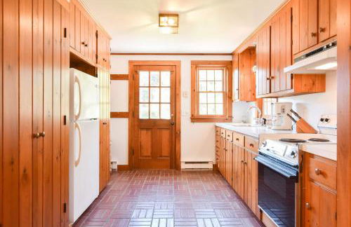 Walk to Water w Stunning Cove Views - Foto 5