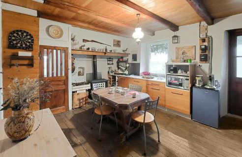 2 Bedroom Awesome Home In Bas-En-Basset - Foto 6