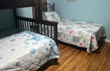 Playing Hookie LLC - Foto 22