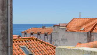 Casa Luminosa - 160m to the beach, located in the Historical Center of Sesimbra - Foto 1