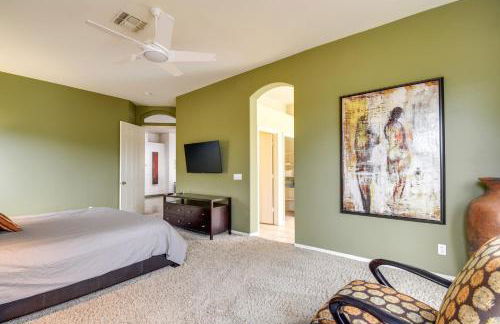 Luxe Couples Retreat with Pool and Outdoor Kitchen! - Foto 14