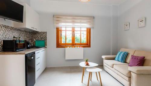 Aroma Accommodations - Foto 4, minibar