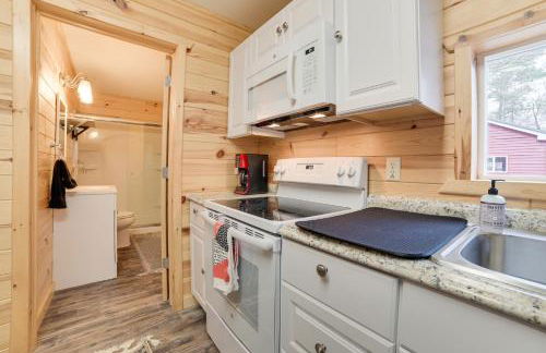 Scenic Evans Hideaway Steps to Lake Huron! - Foto 10