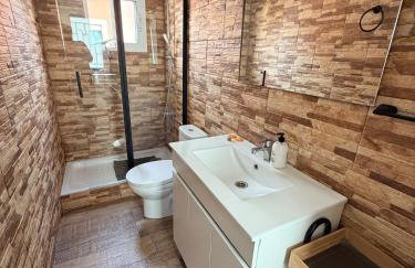 Apartamento con terraza y parking en primera línea - Foto 5