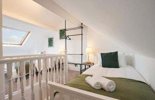 Beighton - 3 Bed Spacious Home with FREE Parking, Great for Groups & Families - Hosted by Stay Host Save - Foto 2