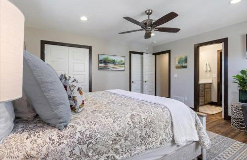 LOTO Pointe, Updated Luxury Home w/ Boat & PWC Slip, Boat Ramp, Firepits, Pool Table & More! - Foto 29