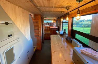 Sleeps 18 Double Decker Bus Hot Tub Sauna Cinema Pets - Foto 26
