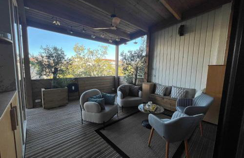 Bordeaux Apartment with Balcony Steps to Wine & City Center - Foto 1