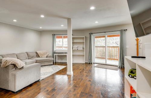 Stunning Alaskan Getaway with River and Mtn Views - Foto 13